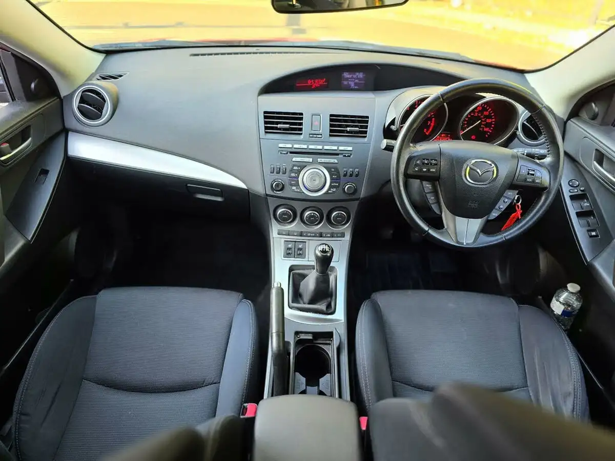 2011-mazda-mazda3-16-takuya-103bhp-big-14