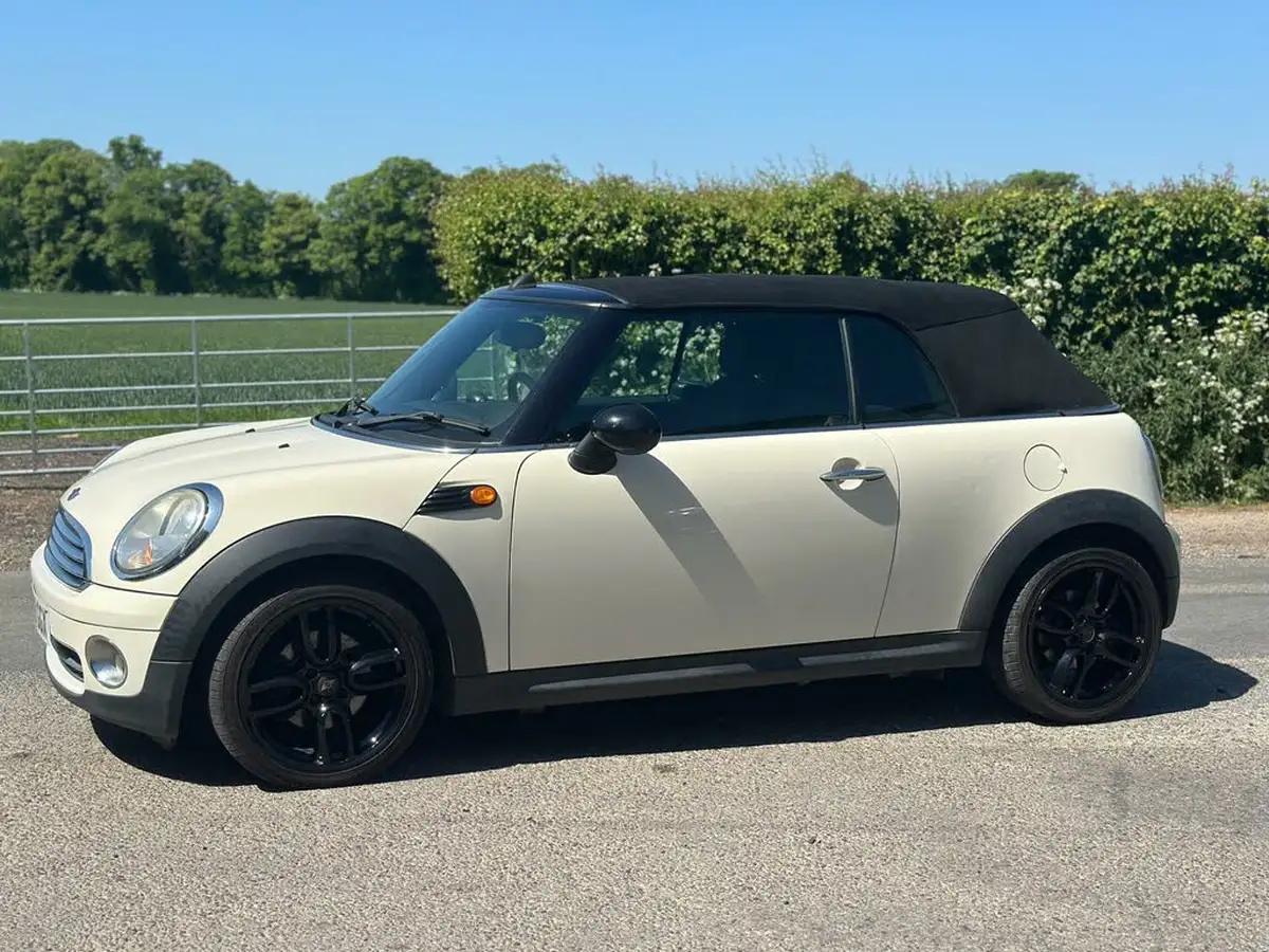 2009-mini-cooper-16-cooper-120bhp-convertible-2d-big-20