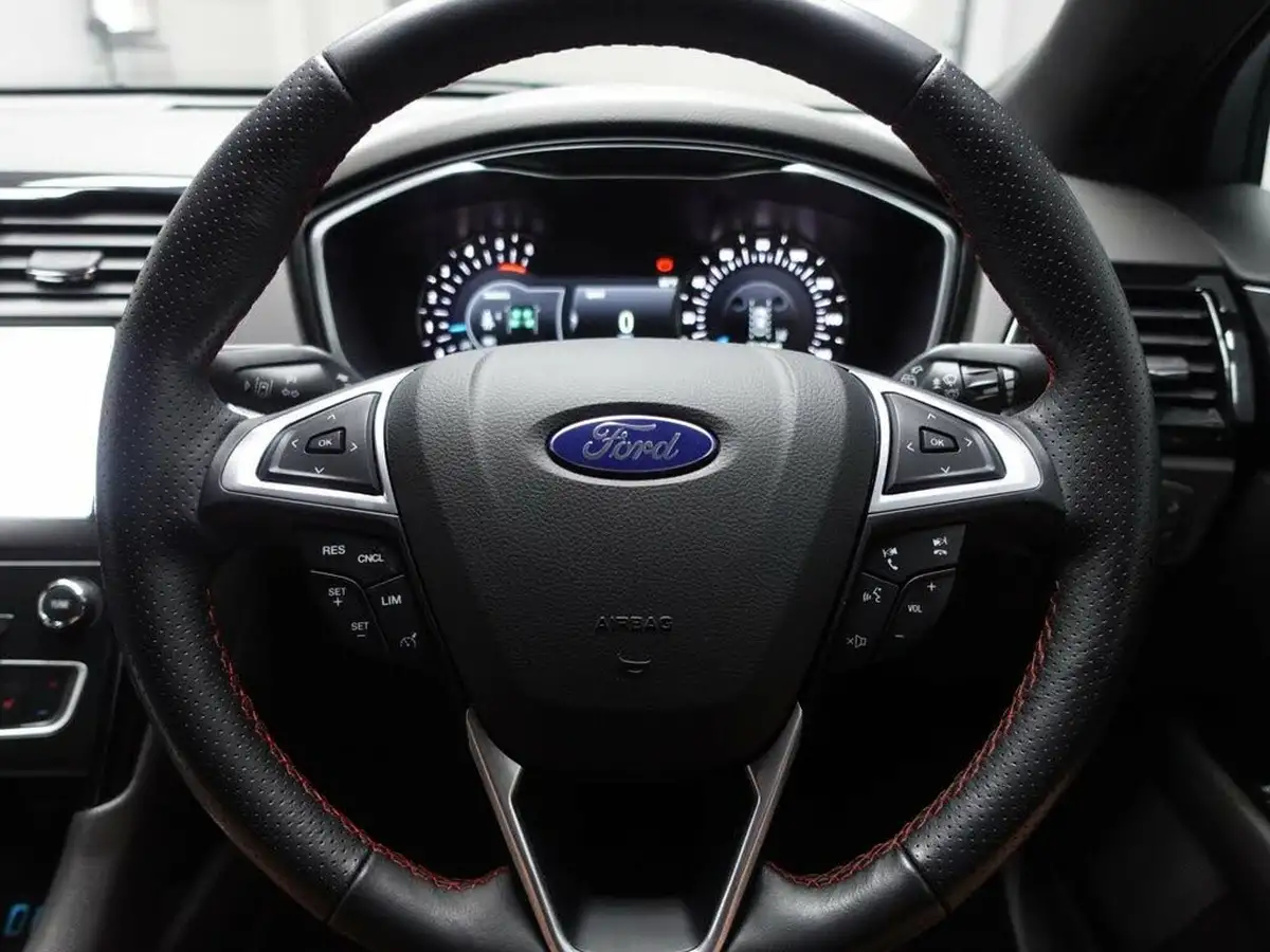 2021-ford-mondeo-20tdci-st-line-edition-150ps-hatchback-big-19