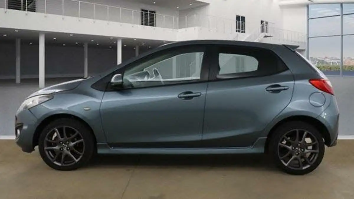 2012-mazda-mazda2-13-venture-big-5