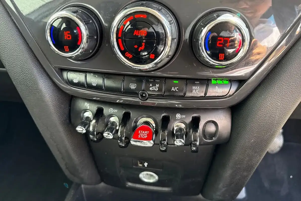 2019-mini-countryman-15-cooper-classic-big-21