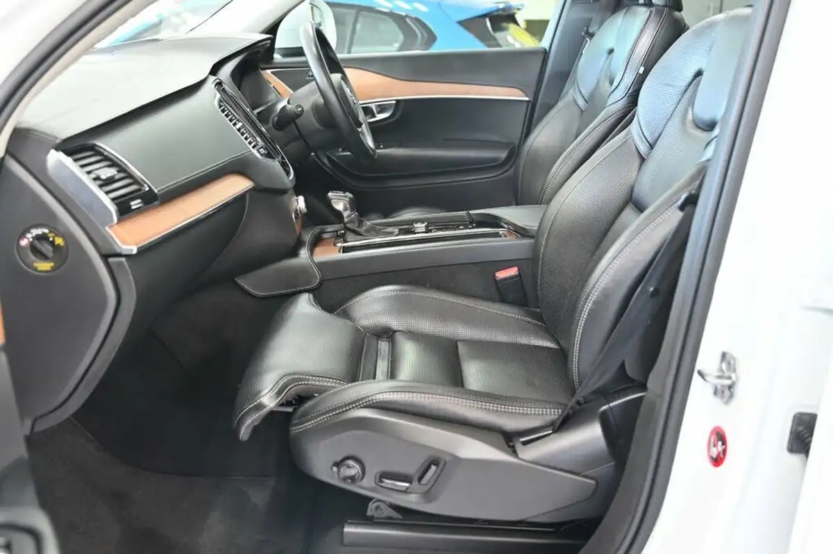 2018-volvo-xc90-20td-d5-inscription-pro-4x4-big-15