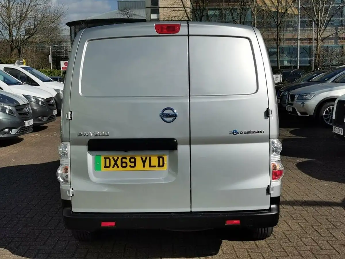 2019-nissan-env200-e-acenta-panel-van-auto-big-4