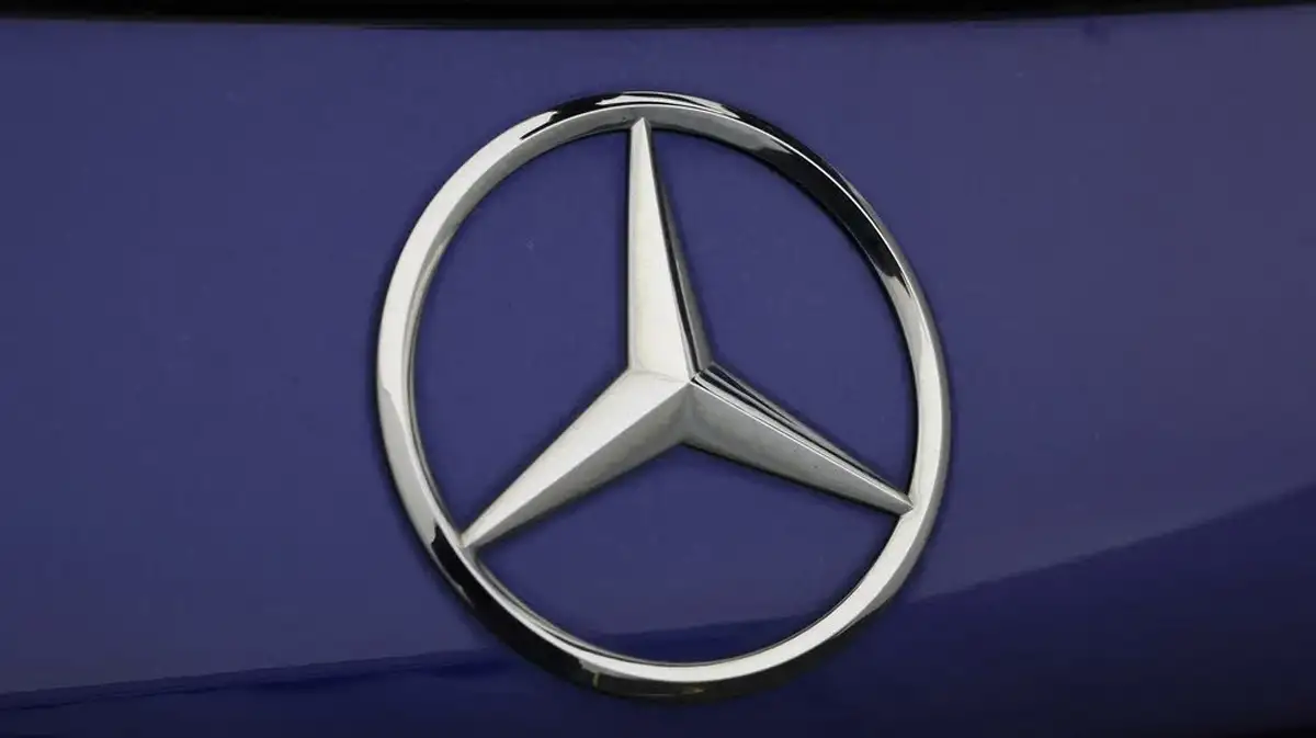 2022-mercedes-benz-glc-class-20d-glc300d-amg-line-premium-245ps-coupe-5d-1950cc-big-20