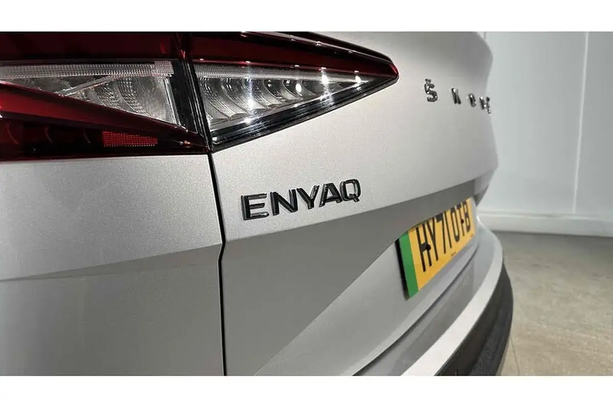 2021-skoda-enyaq-e-60-62-kwh-big-17