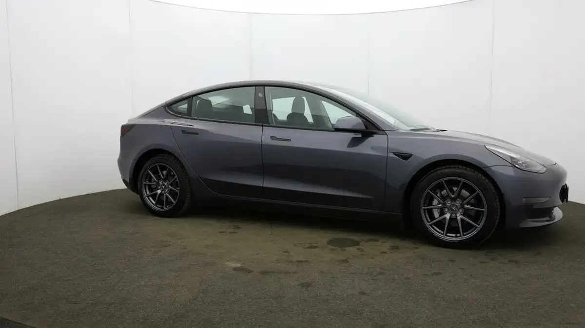 2021-tesla-model-3-e-long-range-awd-big-49