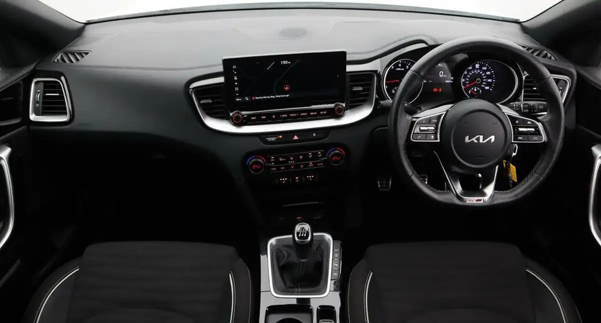 2023-kia-xceed-15-t-gdi-gt-line-158bhp-big-13