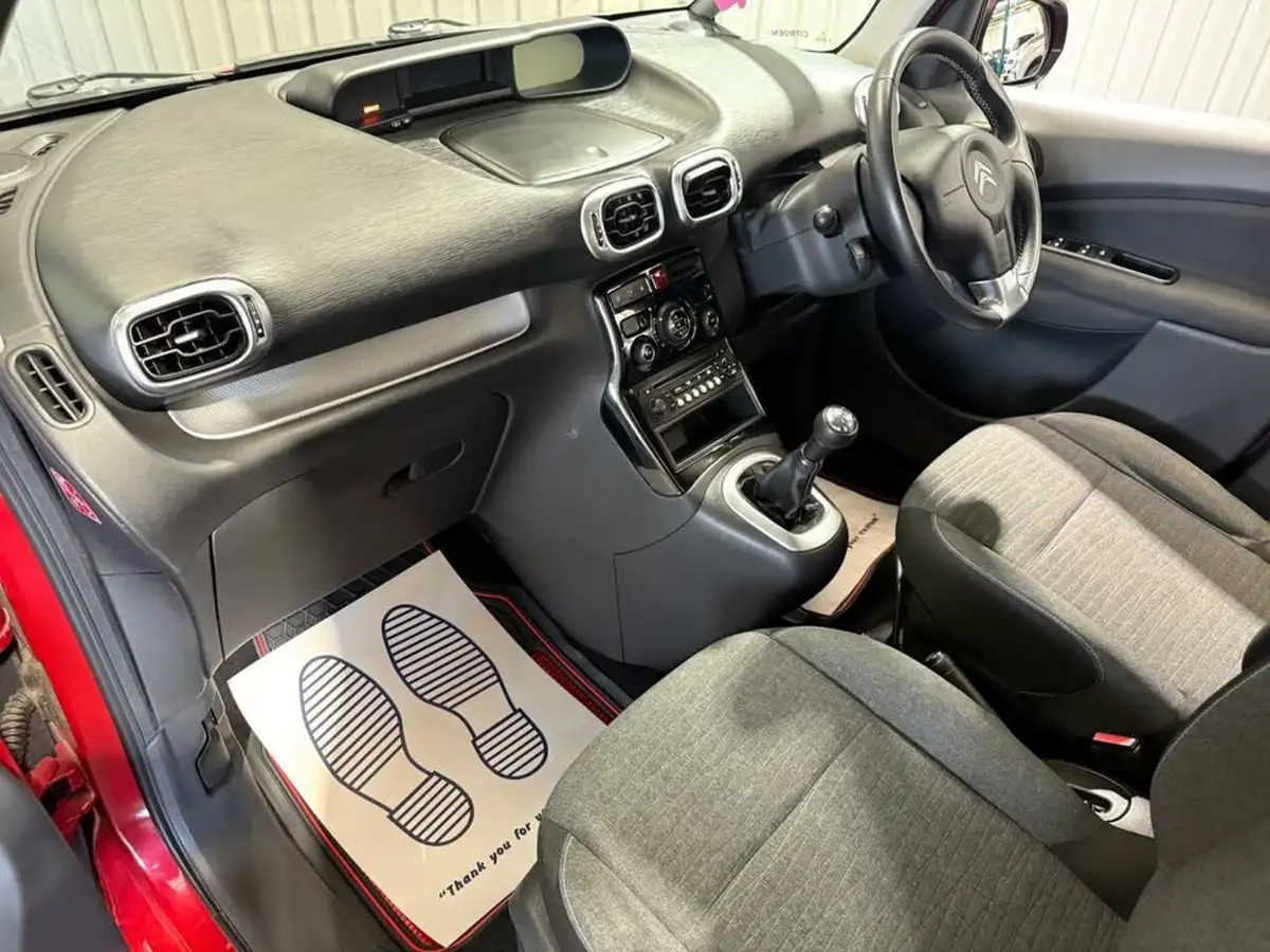 2017-citroen-c3-picasso-16bluehdi-platinum-big-3