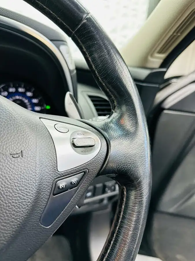 2014-infiniti-qx70-30td-gt-big-32