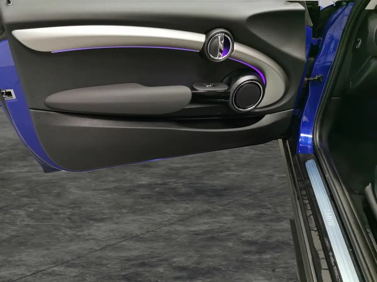 2021-mini-cooper-15-cooper-exclusive-series-ii-hatchback-3d-big-30