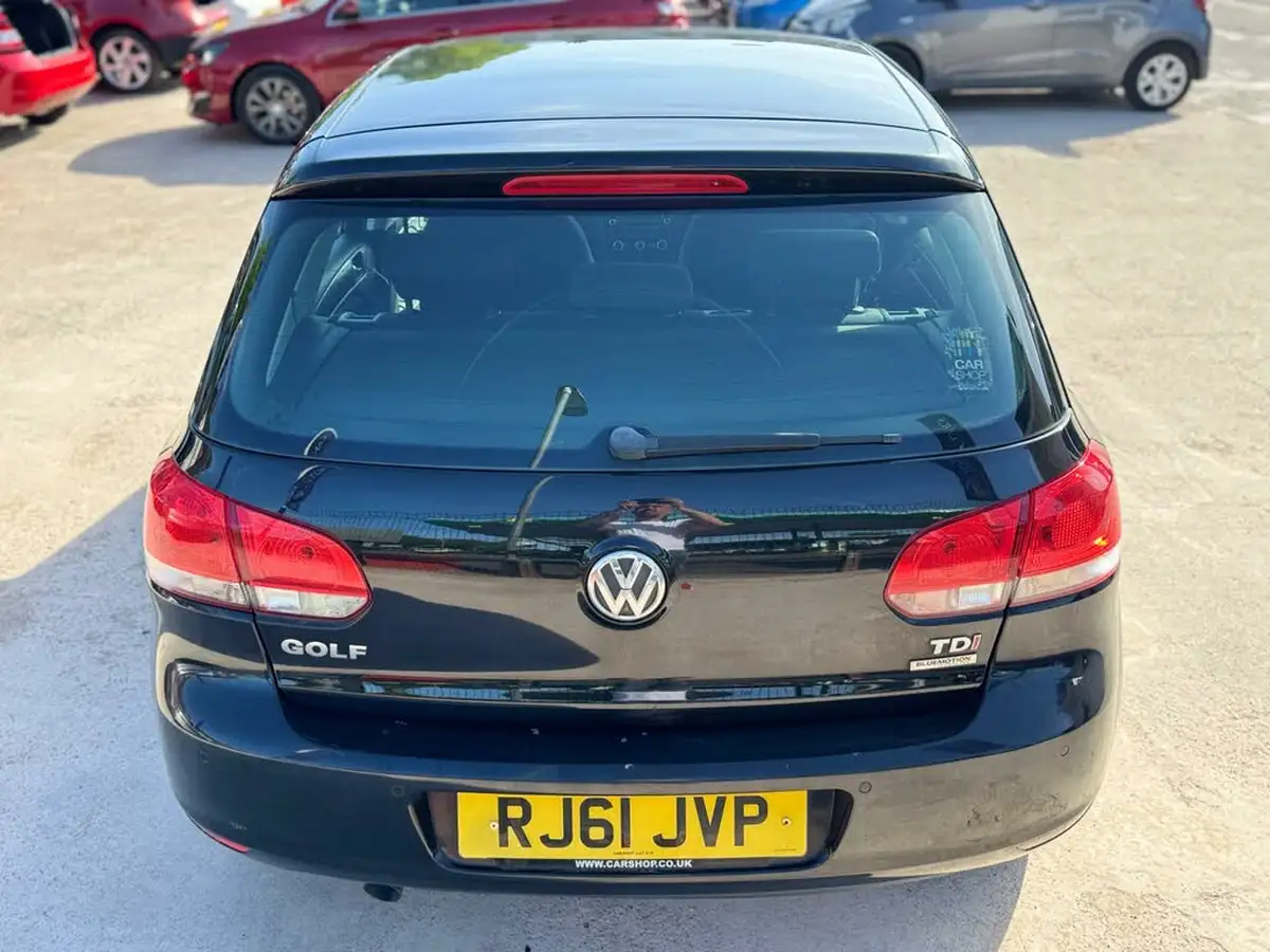 2011-volkswagen-golf-16td-blue-motion-match-5d-big-18