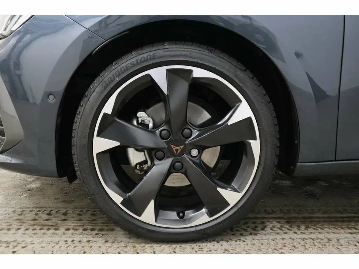 2024-cupra-leon-nf-15-etsi-v1-hatchback-big-4