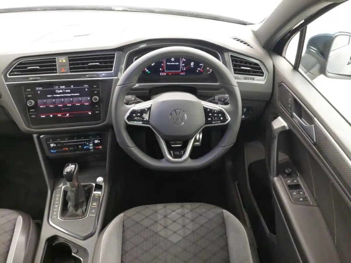 2021-volkswagen-tiguan-big-6