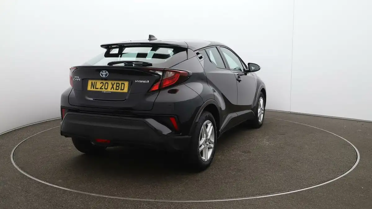 2020-toyota-c-hr-18-vvt-i-icon-parking-pack-big-48