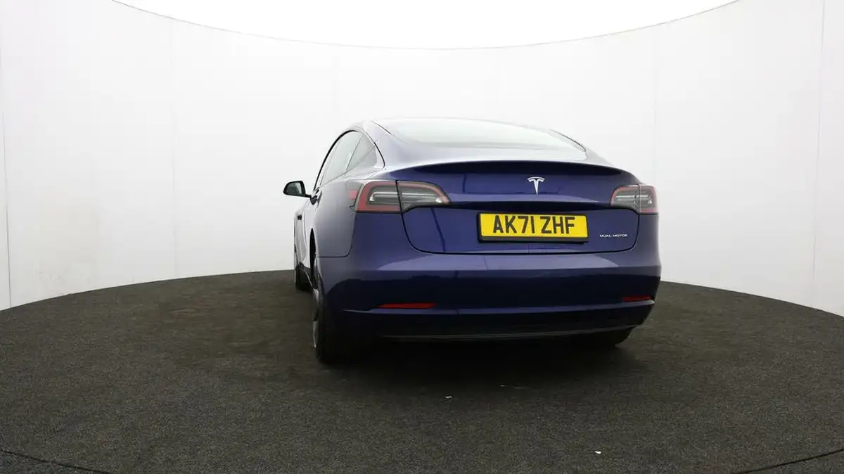2021-tesla-model-3-e-long-range-awd-big-33