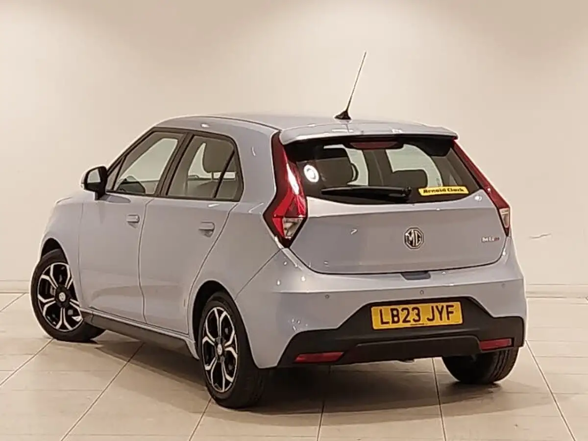 2023-mg-mg3-15-vti-tech-exclusive-nav-big-1