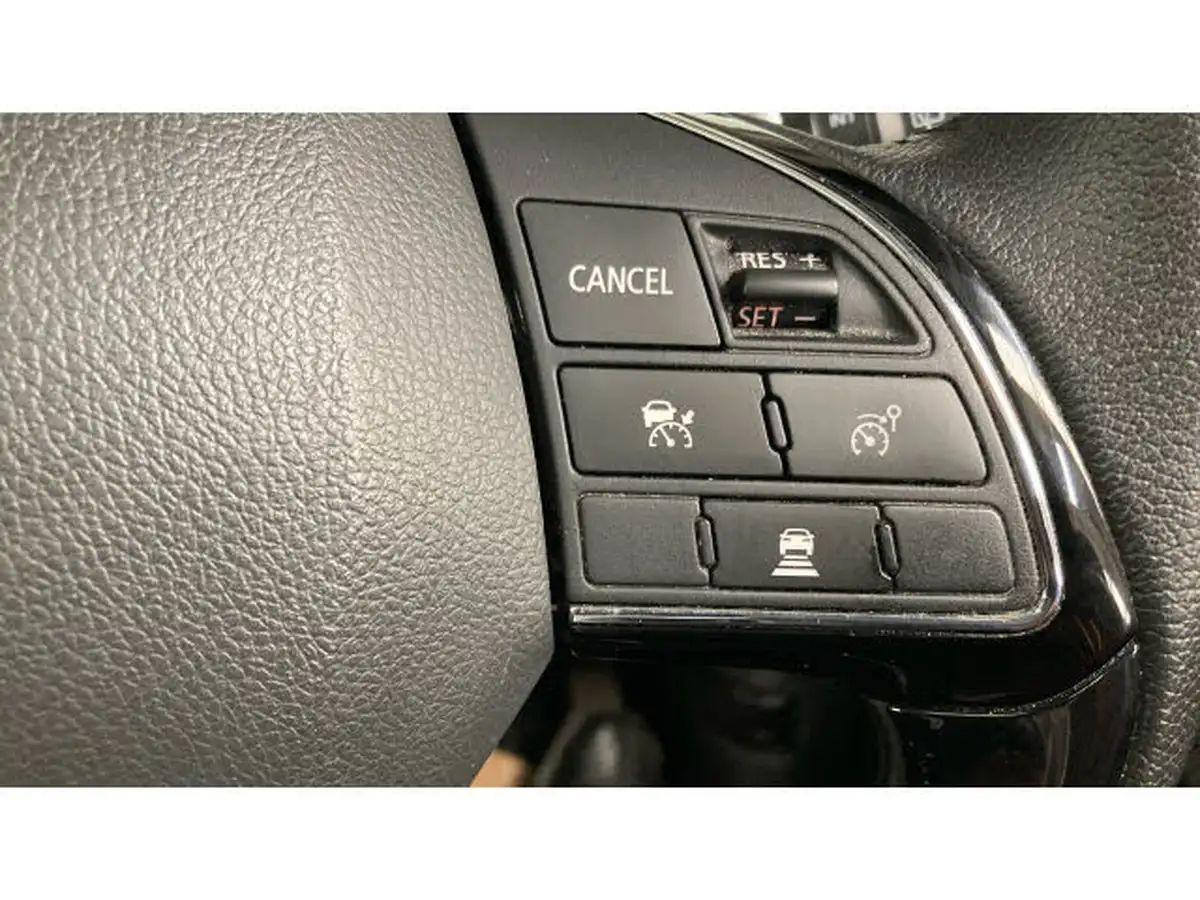 2018-mitsubishi-eclipse-cross-15-4-auto-big-25