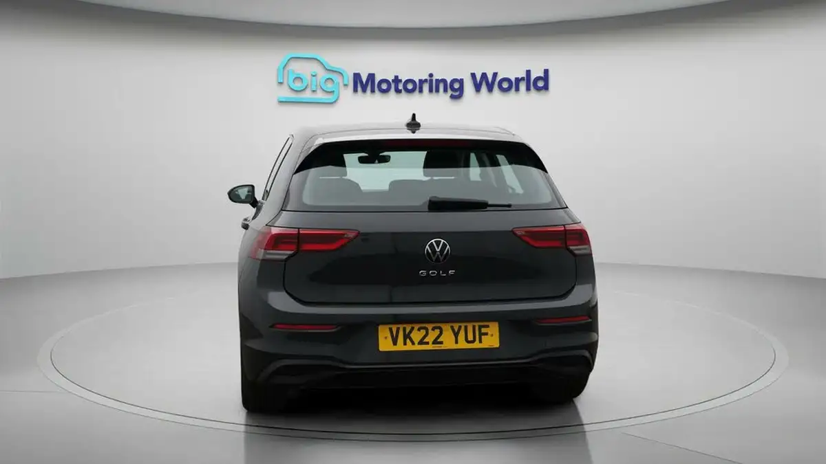 2022-volkswagen-golf-15-tsi-life-150ps-hatchback-big-6