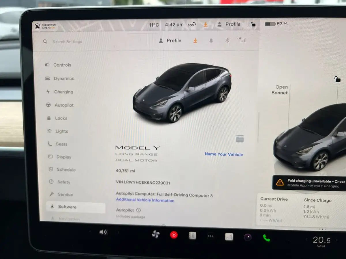 2022-tesla-model-y-e-long-range-big-24