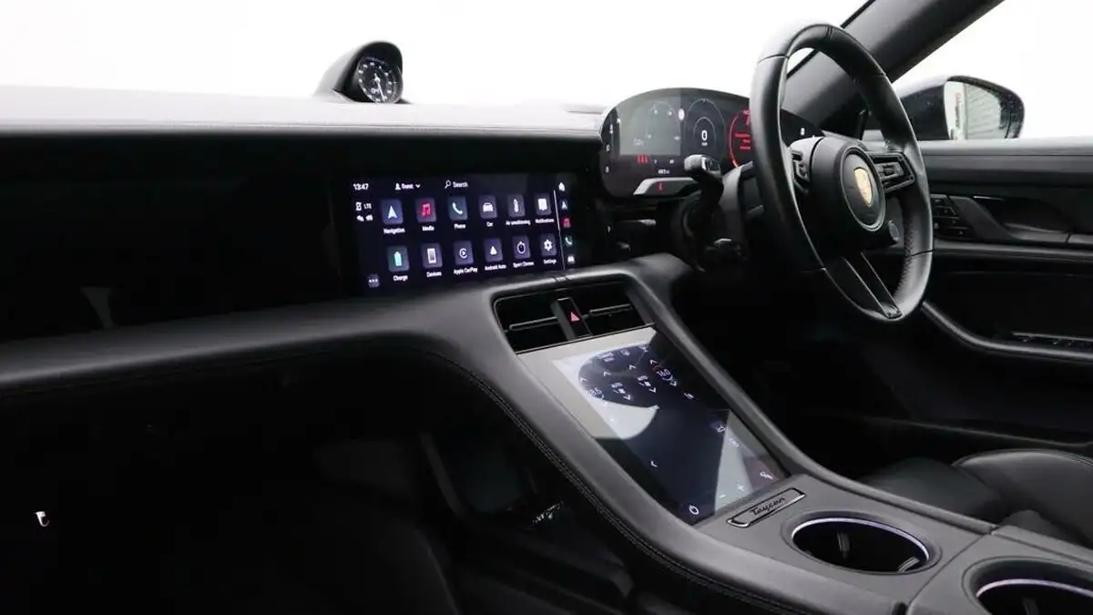 2021-porsche-taycan-e-4s-571ps-performance-battery-plus-big-3