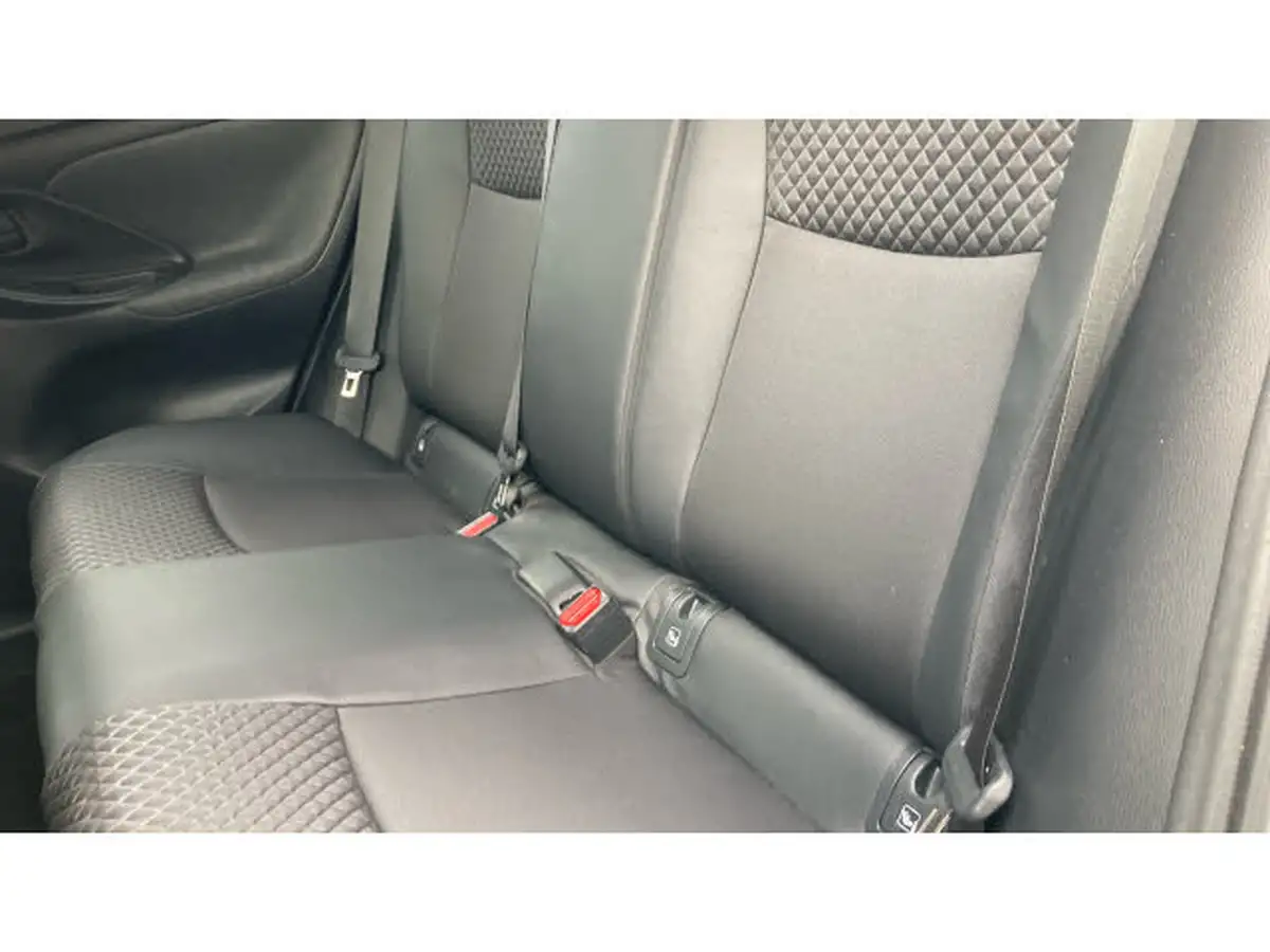 2022-toyota-yaris-15-vvt-i-dynamic-big-21
