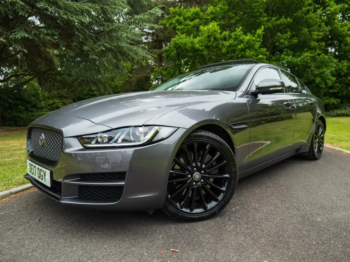 2017-jaguar-xe-20d-portfolio-180ps-awd-ss-1999cc-auto-big-24