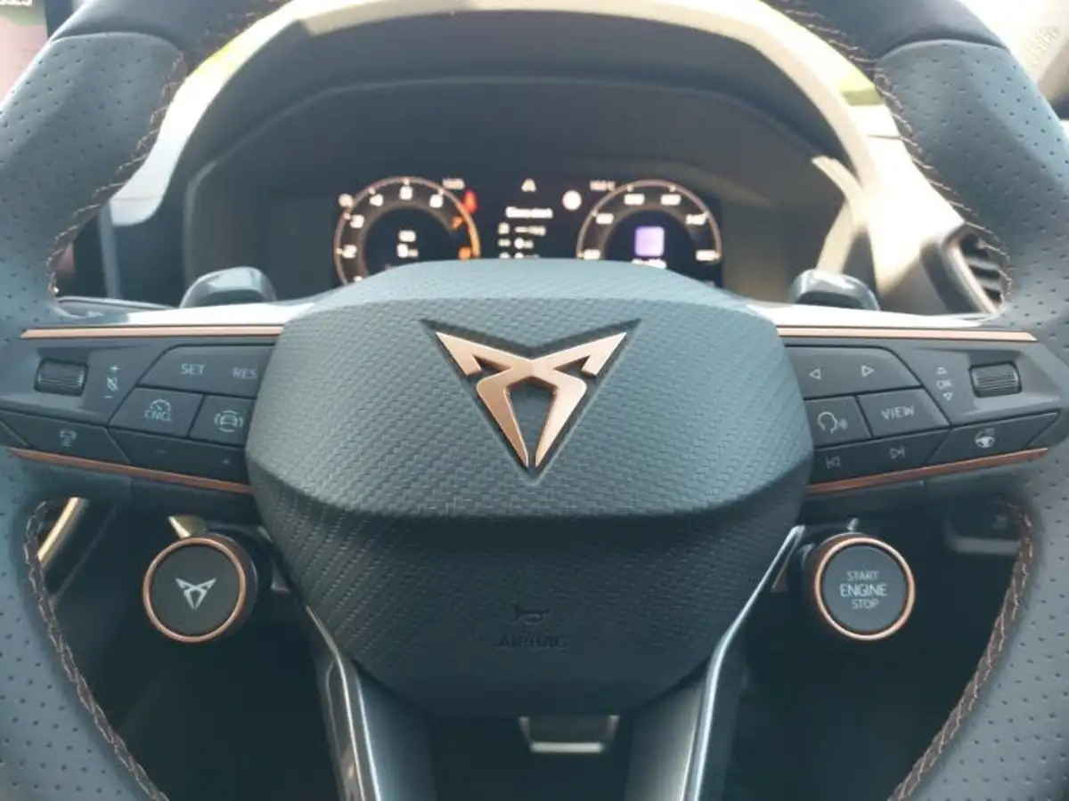 2025-cupra-formentor-20-tsi-vz2-333ps-4drive-big-12
