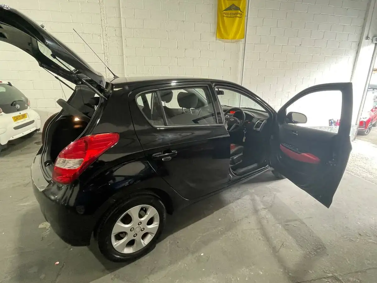 2010-hyundai-i20-12-comfort-5d-big-21