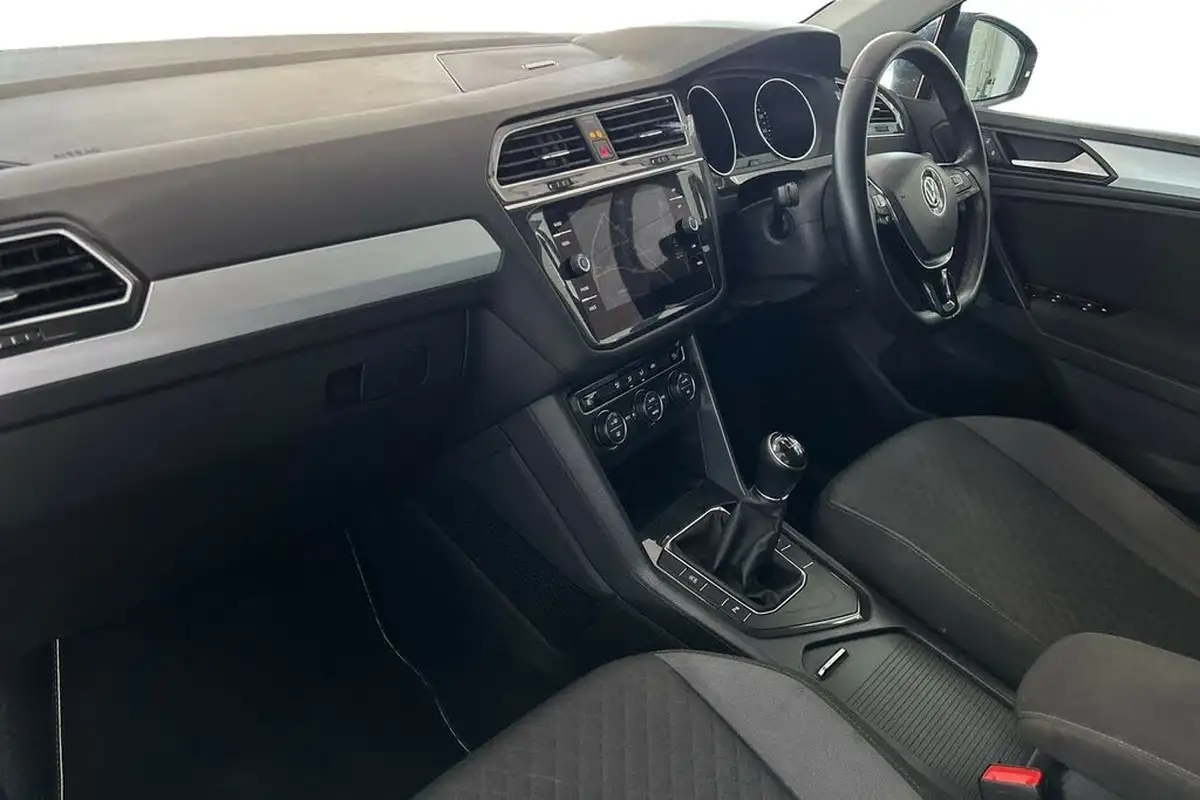 2018-volkswagen-tiguan-20tdi-se-navigation-150ps-scr-big-5