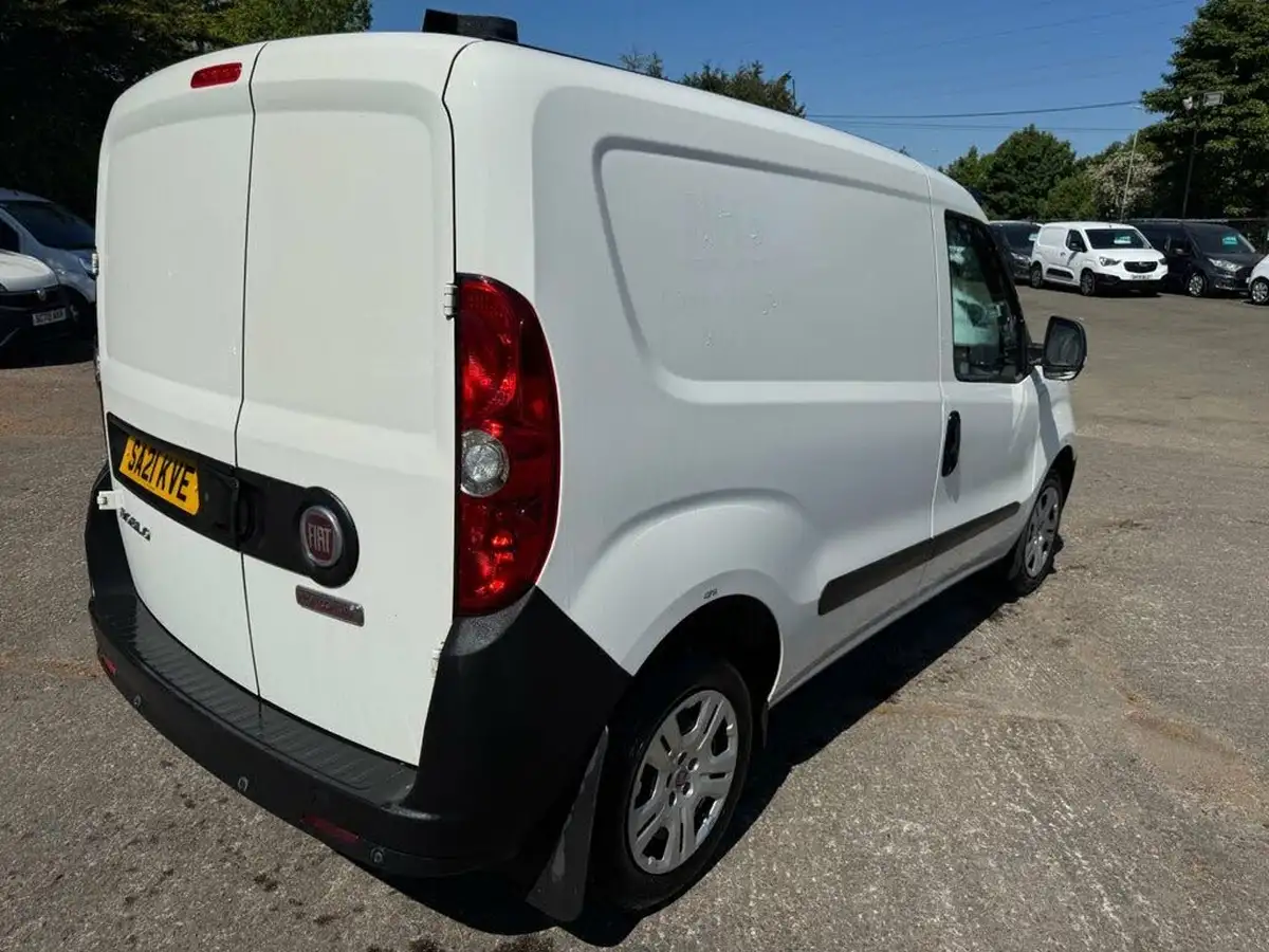 2021-fiat-doblo-cargo-13td-l1h1-80bhpeu6dt-panel-van-big-4