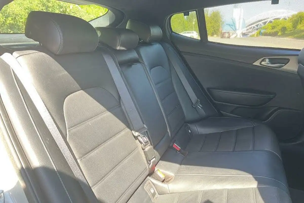2019-kia-stinger-20-t-gdi-gt-line-244bhp-big-35