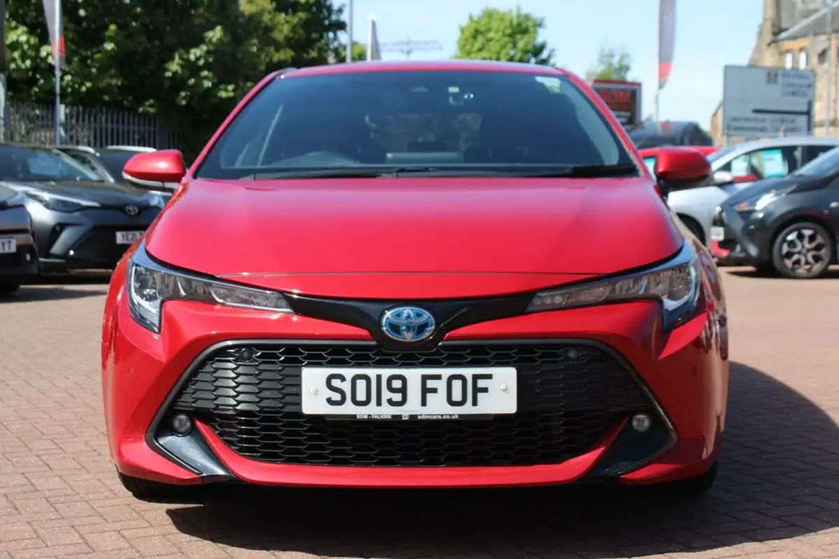2019-toyota-corolla-18-vvt-i-design-trk-hatchback-5d-big-1