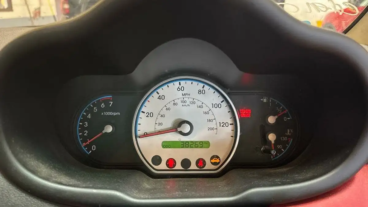 2010-hyundai-i10-11-edition-big-7