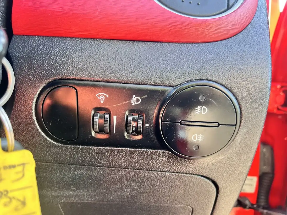 2010-hyundai-i10-11-edition-big-31