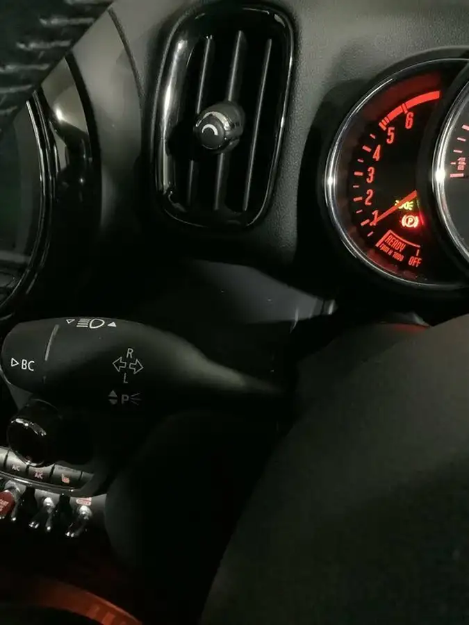 2018-mini-countryman-20td-cooper-d-jcw-chili-ss-auto-big-18
