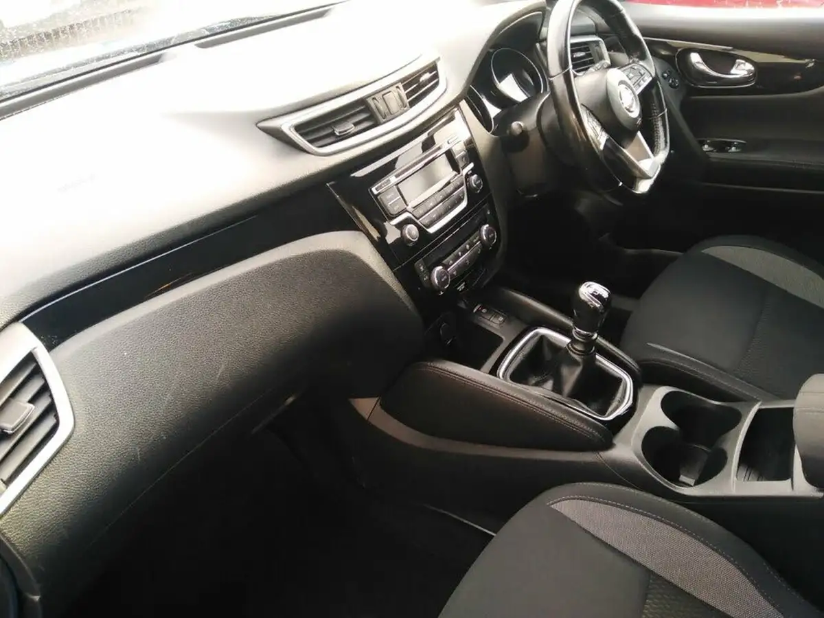 2017-nissan-qashqai-15dci-acenta-big-18
