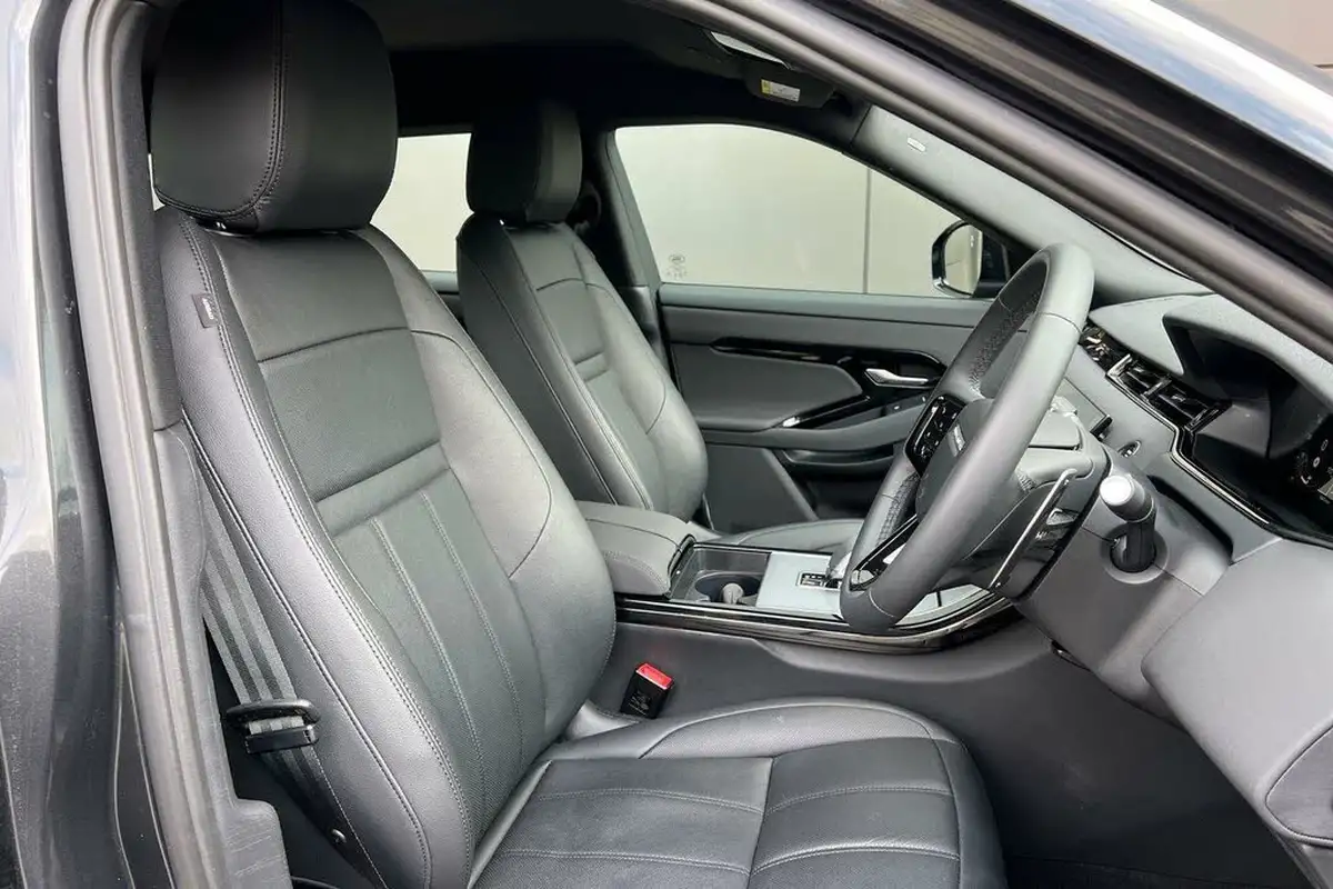 2024-land-rover-range-rover-evoque-15-p300e-s-big-34
