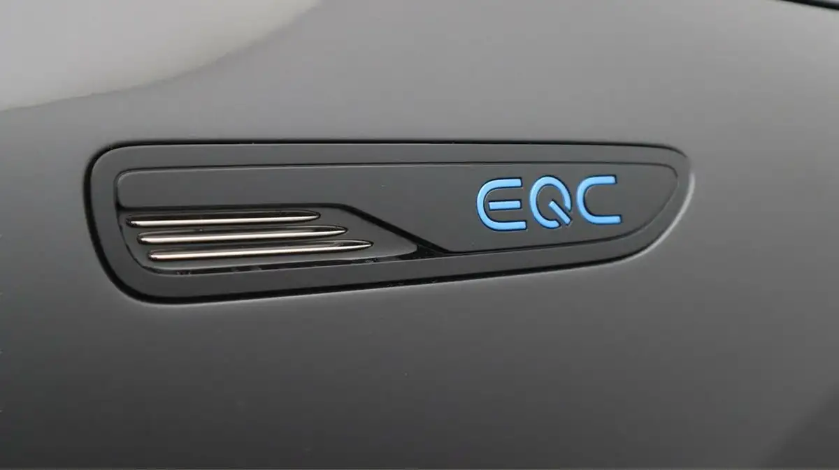 2022-mercedes-benz-eqc-e-eqc-400-amg-line-premium-big-23