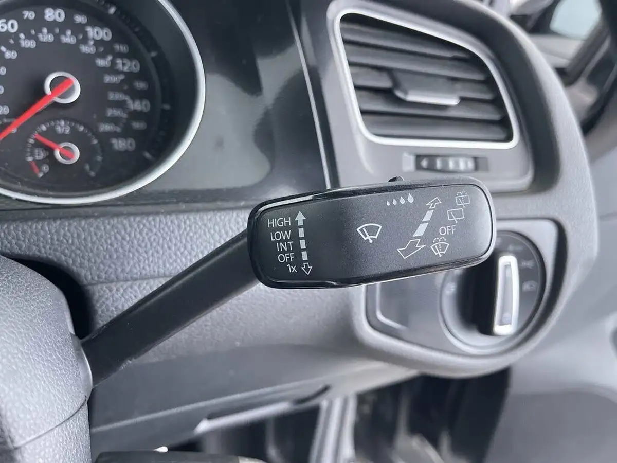 2014-volkswagen-golf-20tdi-gtd-bmt-3d-big-50