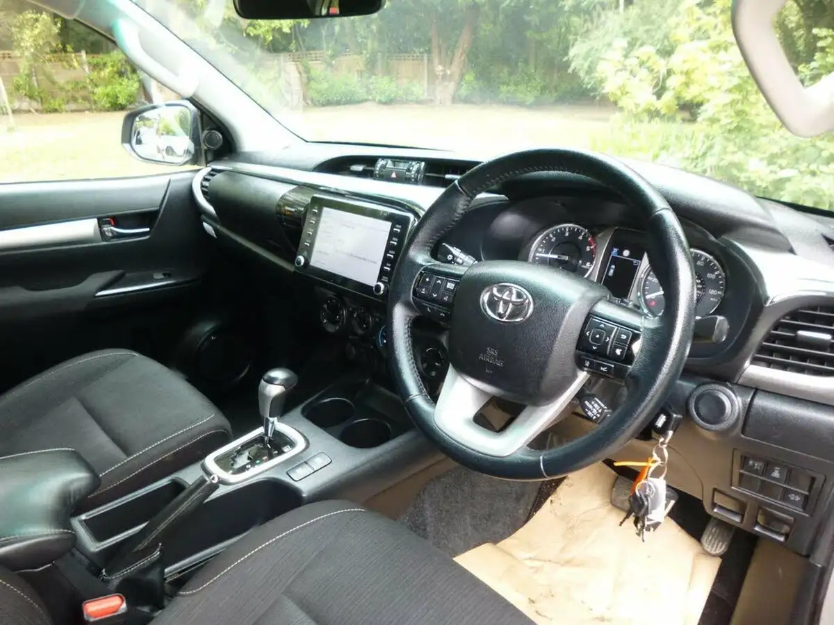 2021-toyota-hi-lux-24d-4d-icon-150hpeu6dt-e-auto-big-18