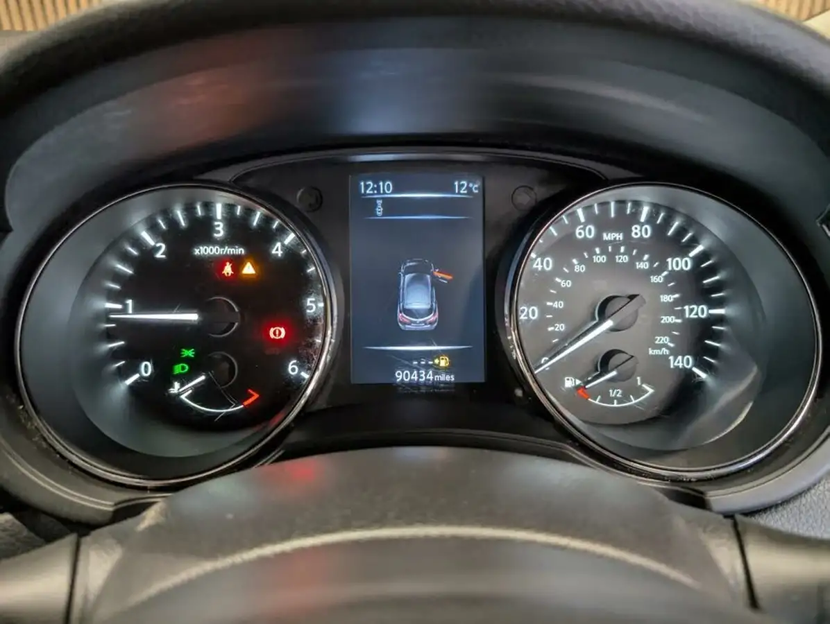 2014-nissan-pulsar-15dci-tekna-big-13