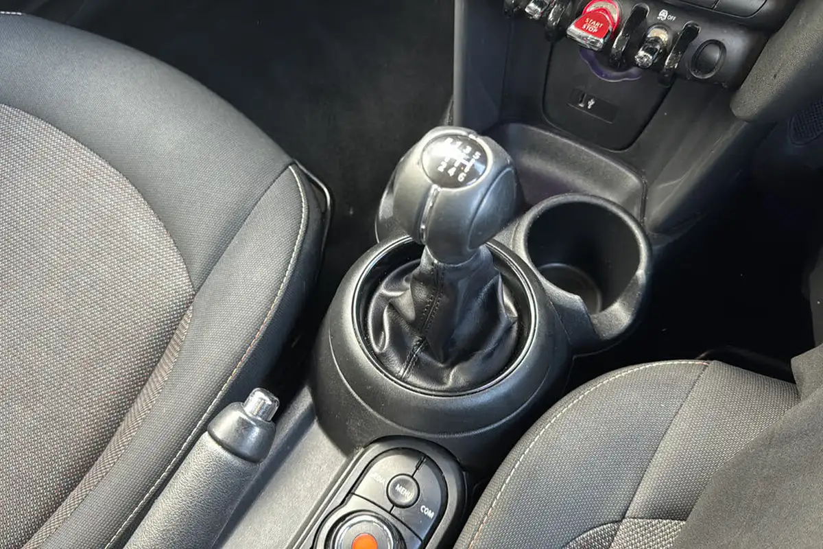 2019-mini-cooper-15-cooper-classic-hatchback-5d-big-11