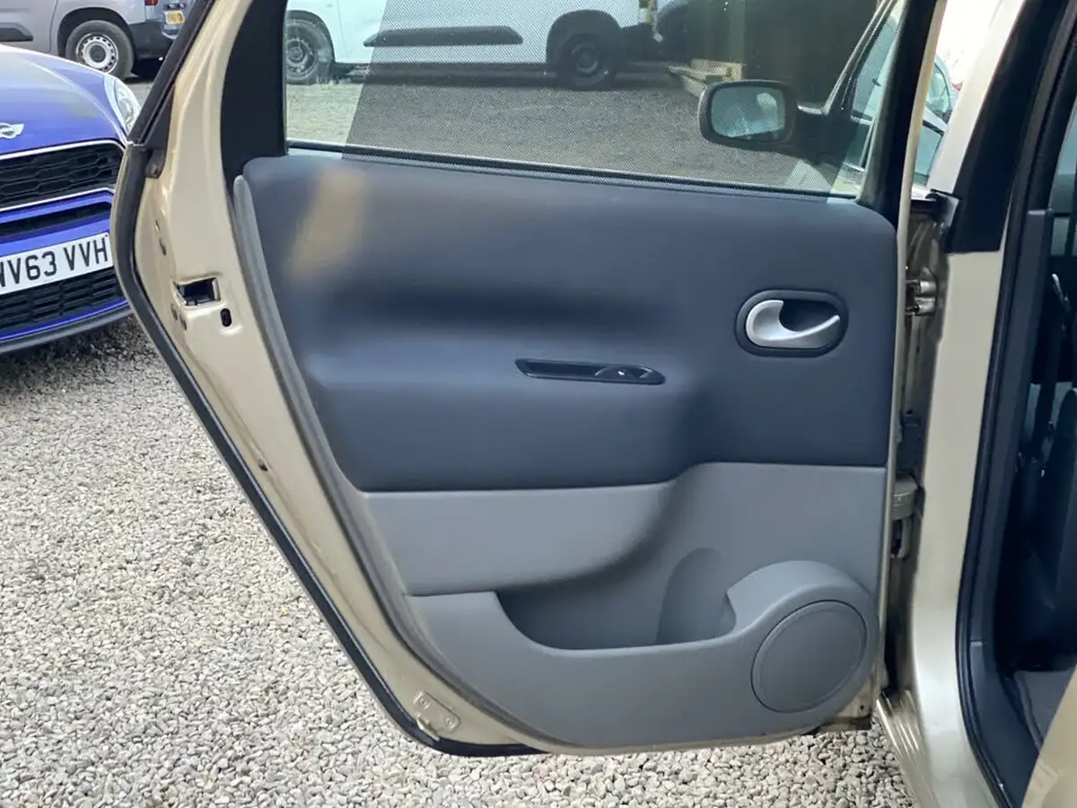 2008-renault-scenic-16-dynamique-big-41