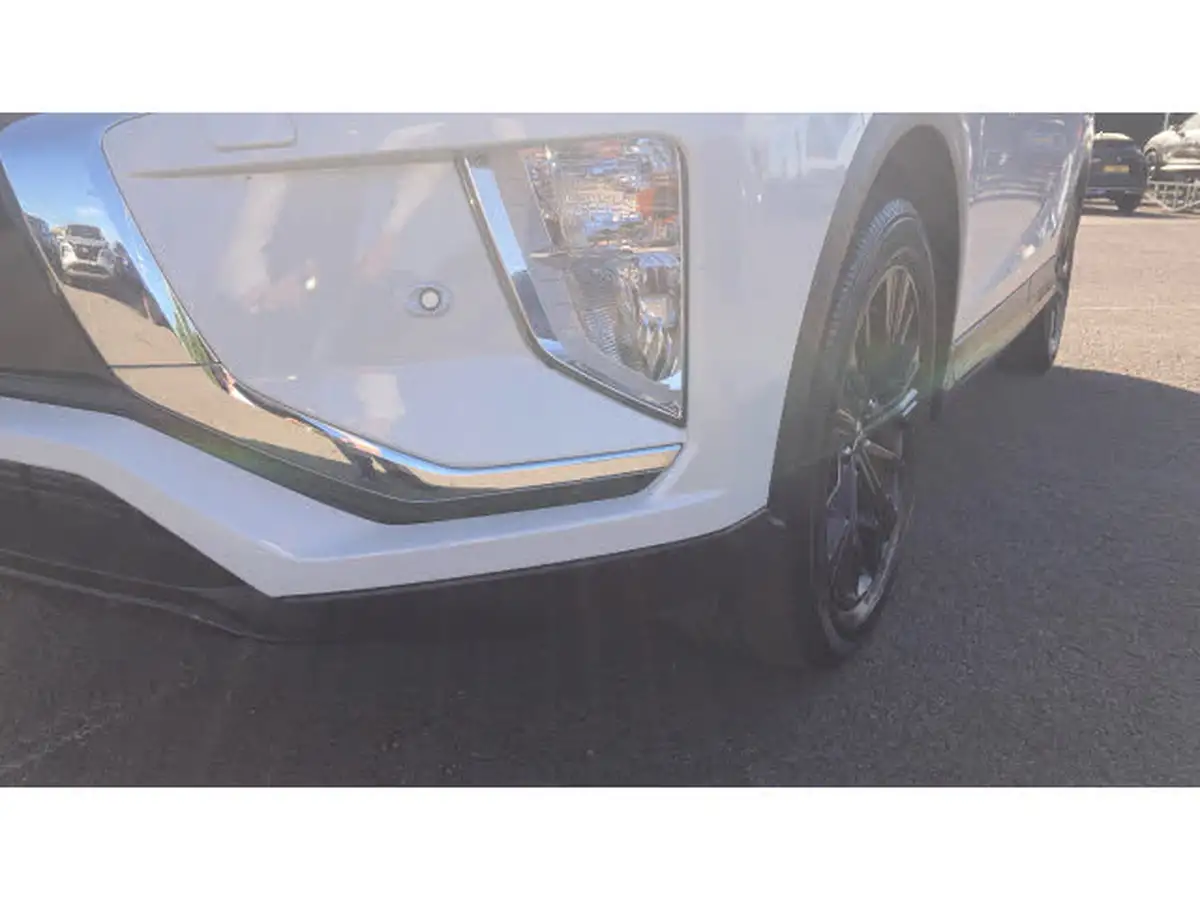 2020-mitsubishi-eclipse-cross-15-black-big-25