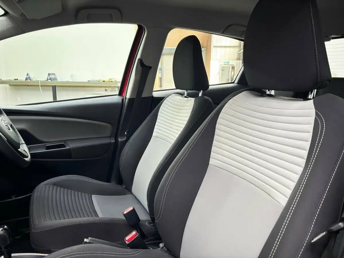 2019-toyota-yaris-15-vvt-i-icon-hybrid-big-13