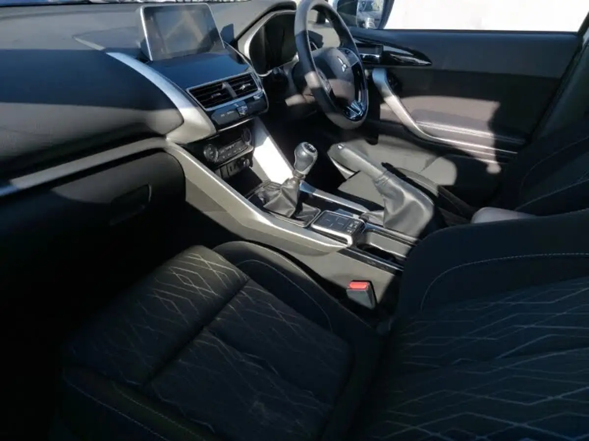 2020-mitsubishi-eclipse-cross-15-3-big-4
