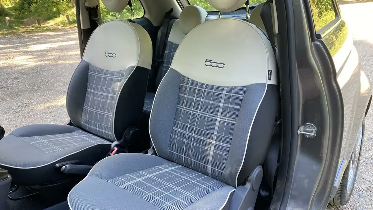 2017-fiat-500-12-lounge-big-27