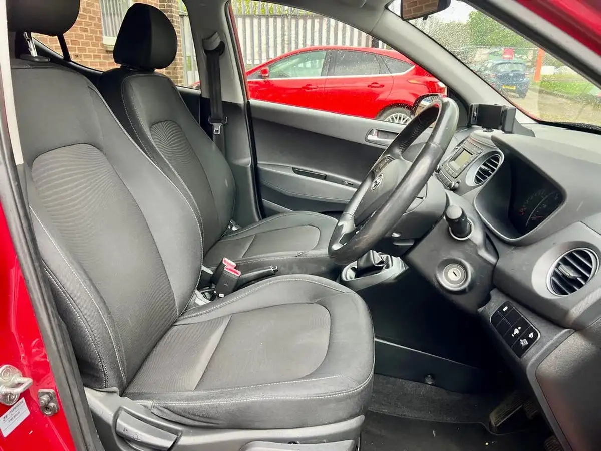 2017-hyundai-i10-10-premium-big-8