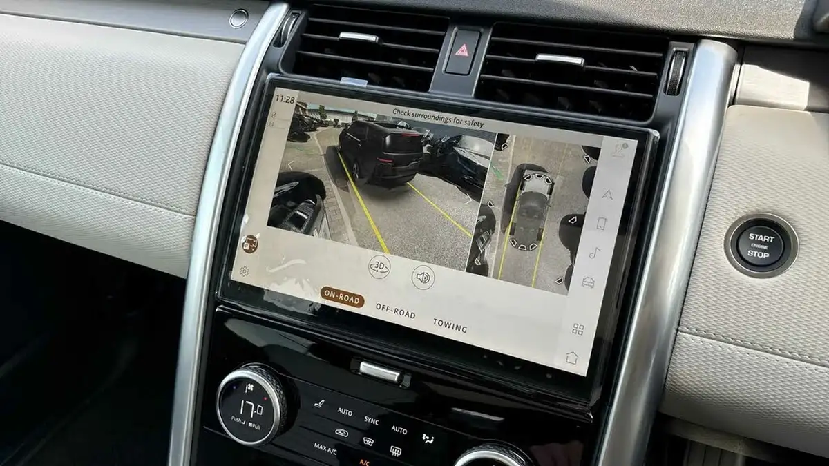 2025-land-rover-discovery-30-d350-dynamic-se-big-23