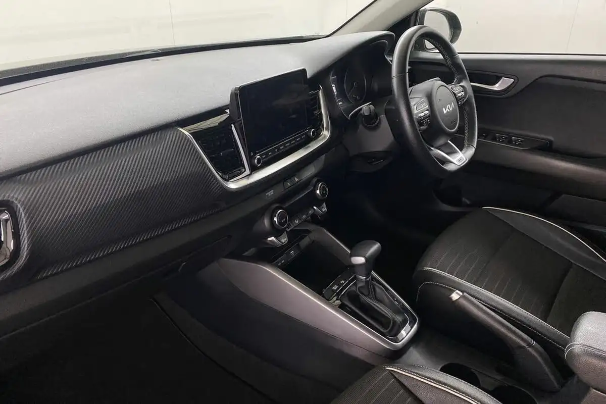 2023-kia-stonic-10-t-gdi-gt-line-118bhp-48v-dct-big-13